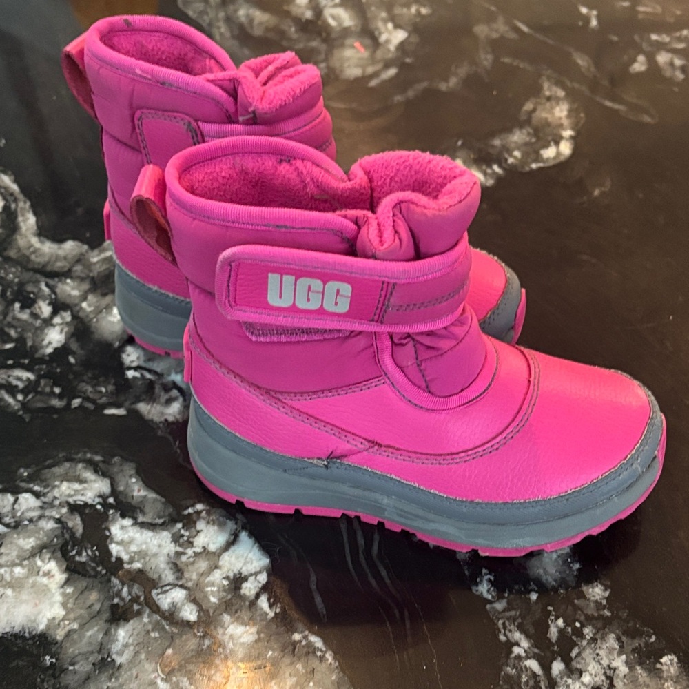 UGG Kids Fuchsia Snow Boots size 10